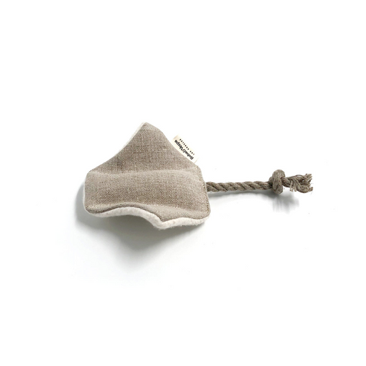 Boba & Vespa - Stingray Cat Toy in Cotton with Buckwheat for Crinkles and Organic Catnip | Boba & Vespa