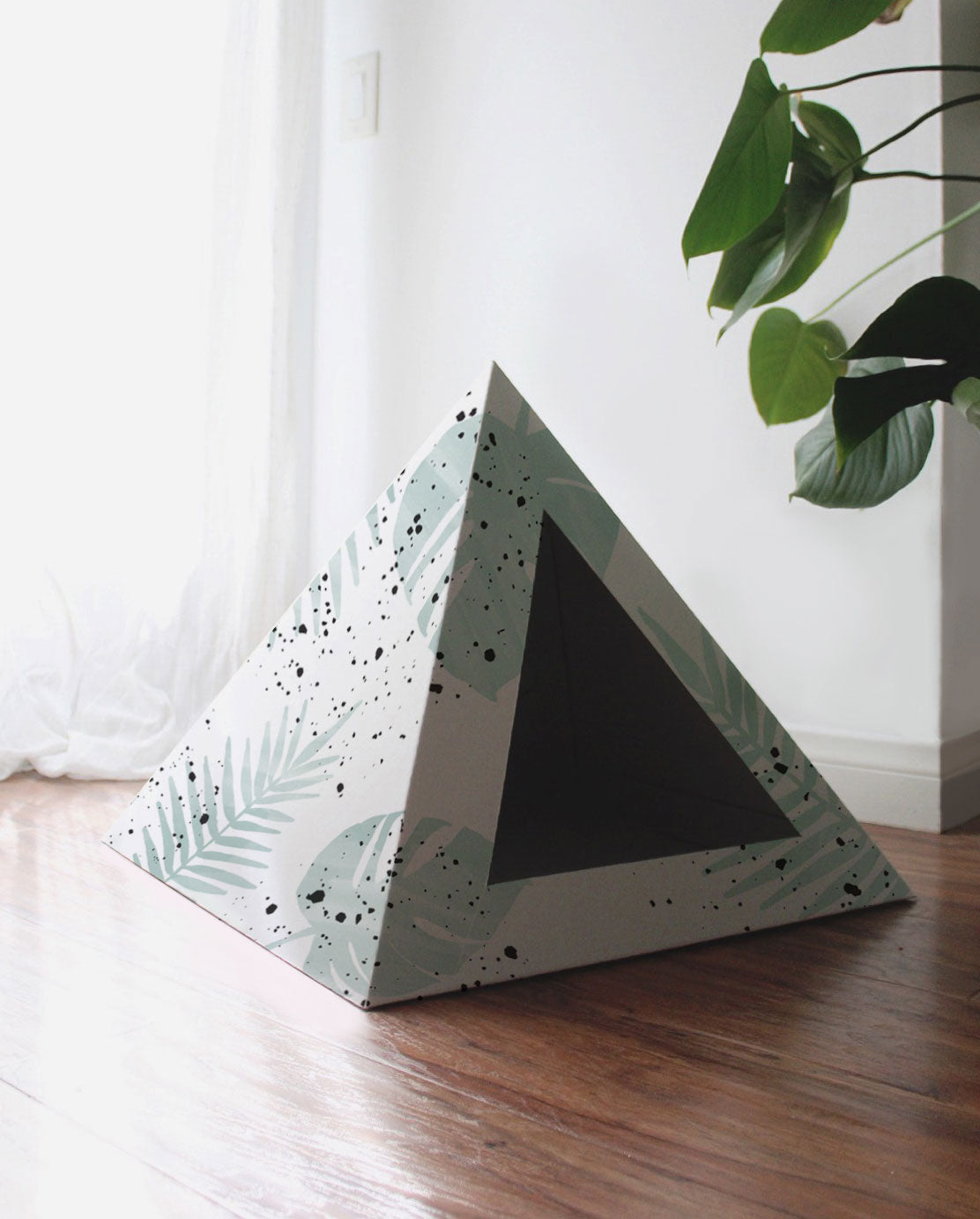 Kitty Kardboard 'Oasis' Cardboard Cat Pyramid