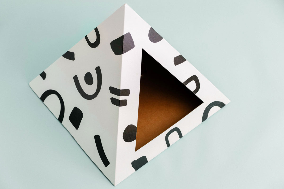 Kitty Kardboard 'Doodle' Cardboard Cat Pyramid
